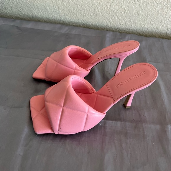 Bottega Veneta Lido Pink Quilted Slip On Sandals Shoes 38.5 STUNNING - Picture 10 of 14